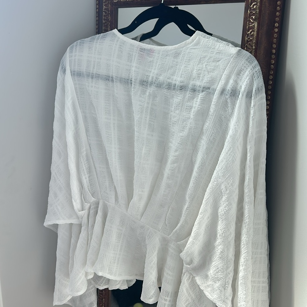 Mi Ami for Francesca’s - White Ruffled Blouse - Picture 3 of 3